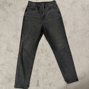 American Eagle - Mom Jeans - Size 2